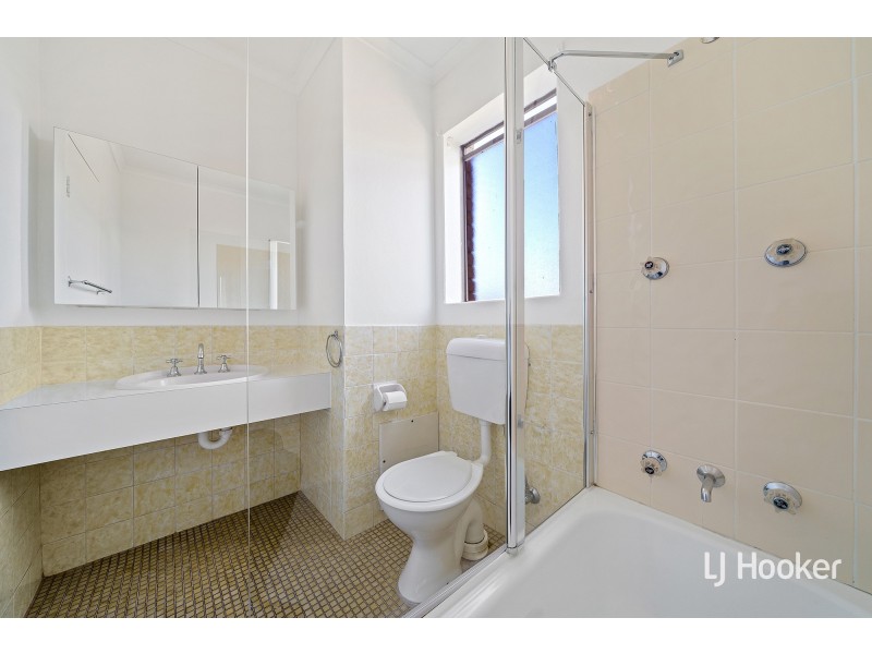 1/32 Springvale Drive, Hawker ACT 2614
