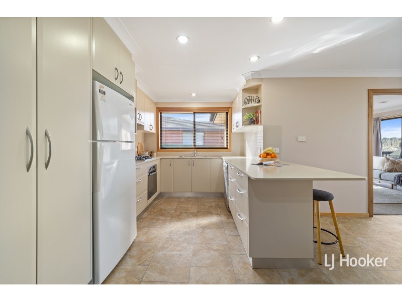 66 Macfarlane Burnet Avenue, Macgregor ACT 2615