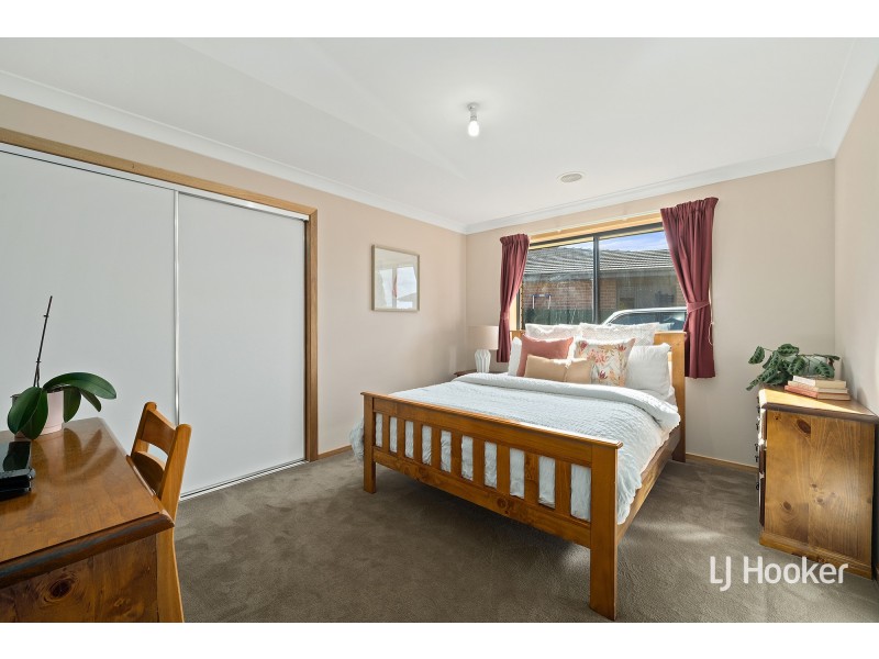 66 Macfarlane Burnet Avenue, Macgregor ACT 2615