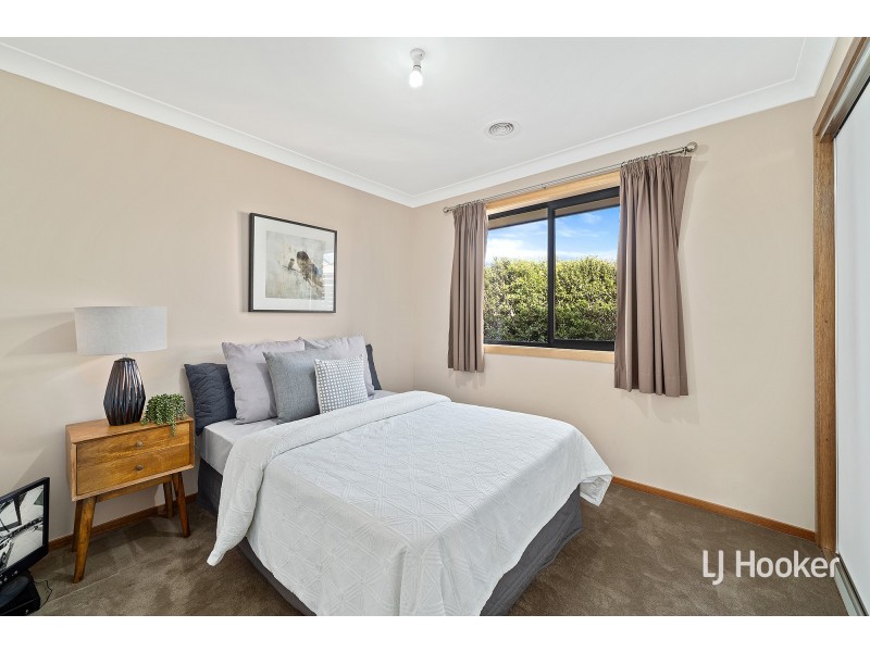 66 Macfarlane Burnet Avenue, Macgregor ACT 2615