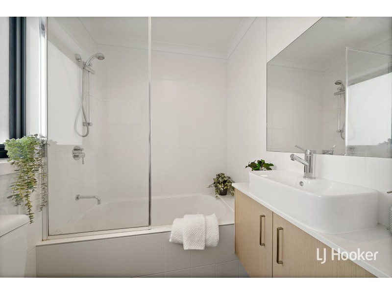 14/4 Annie Douglas Street, Casey ACT 2913