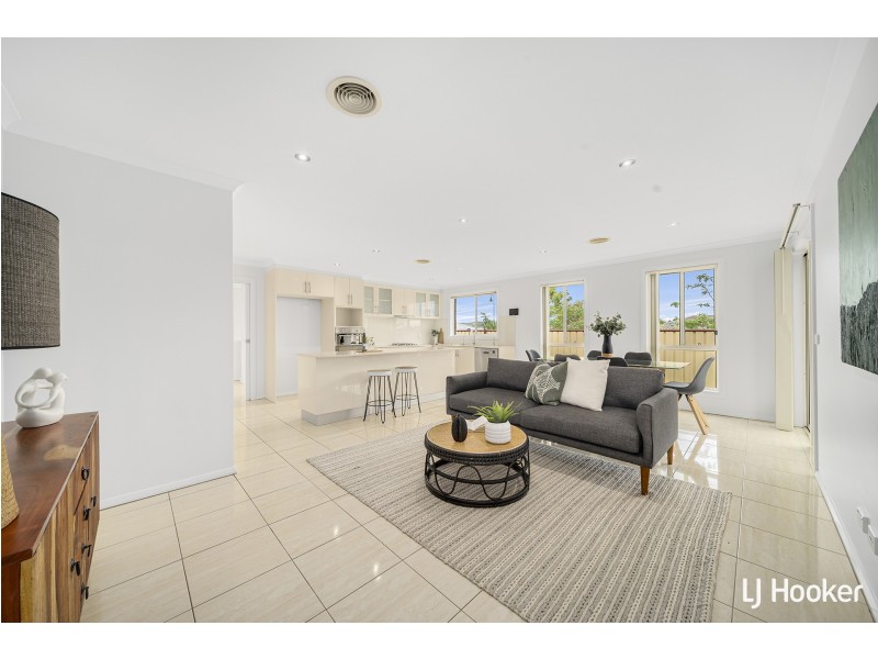 130 Macfarlane Burnet Avenue, Macgregor ACT 2615