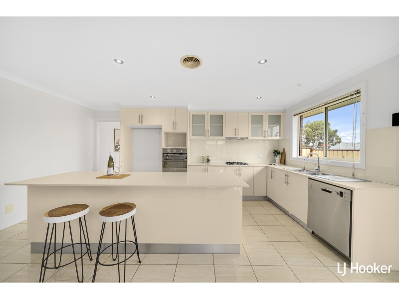 130 Macfarlane Burnet Avenue, Macgregor ACT 2615