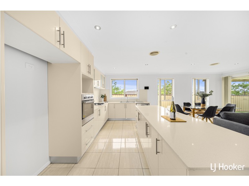 130 Macfarlane Burnet Avenue, Macgregor ACT 2615