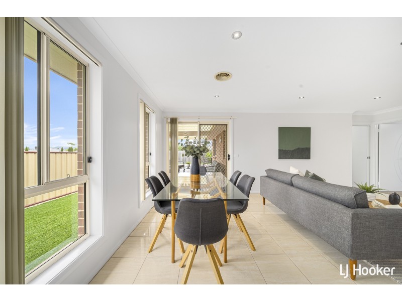 130 Macfarlane Burnet Avenue, Macgregor ACT 2615