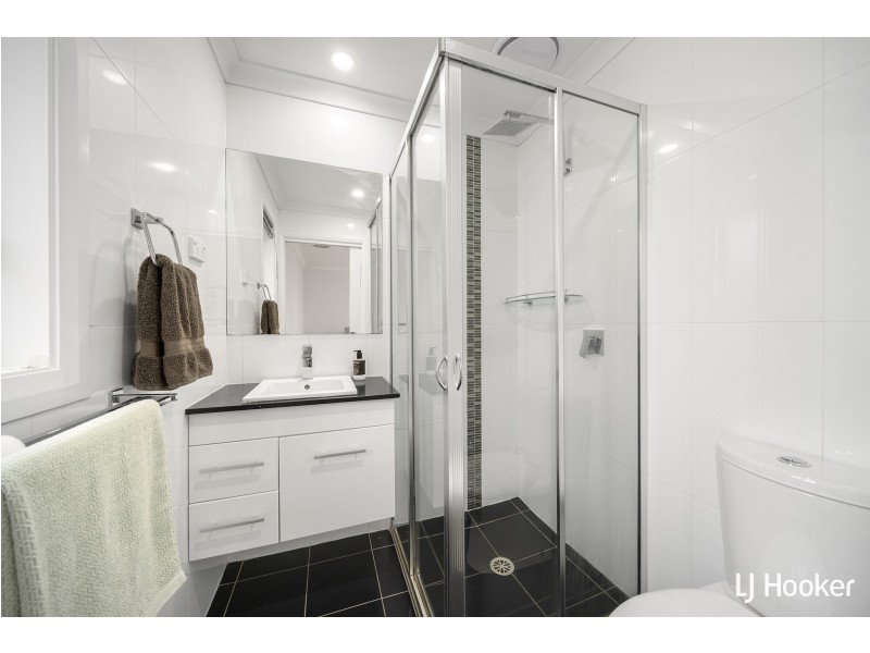 130 Macfarlane Burnet Avenue, Macgregor ACT 2615