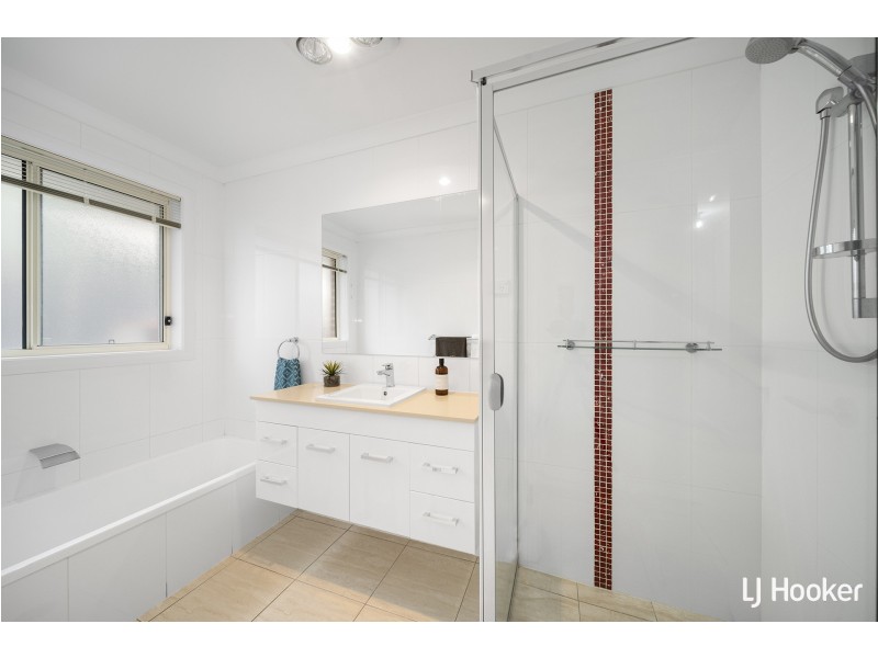 130 Macfarlane Burnet Avenue, Macgregor ACT 2615