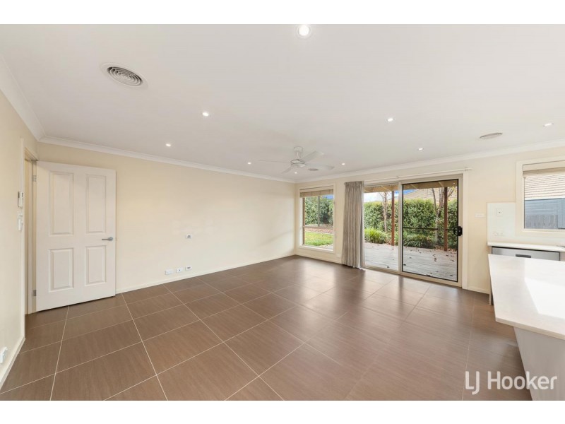 12 Boelke Place, Macgregor ACT 2615