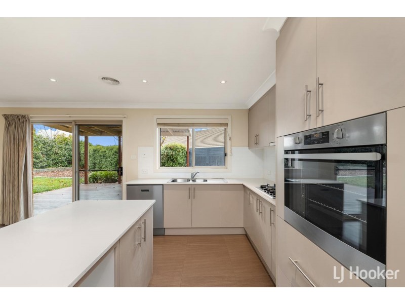 12 Boelke Place, Macgregor ACT 2615