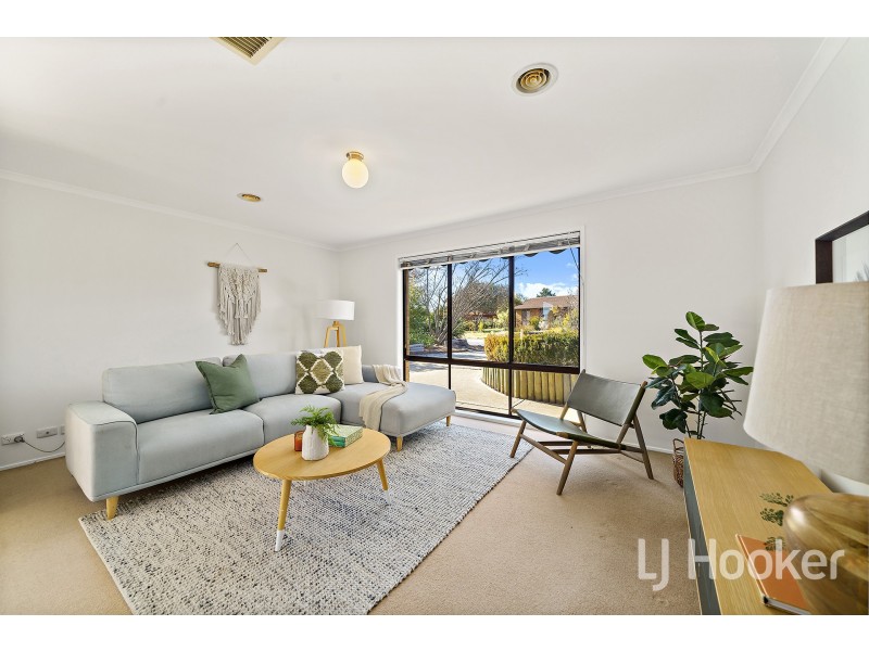 8 Groveland Crescent, Isabella Plains ACT 2905