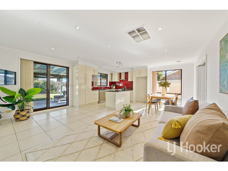 8 Groveland Crescent, Isabella Plains ACT 2905