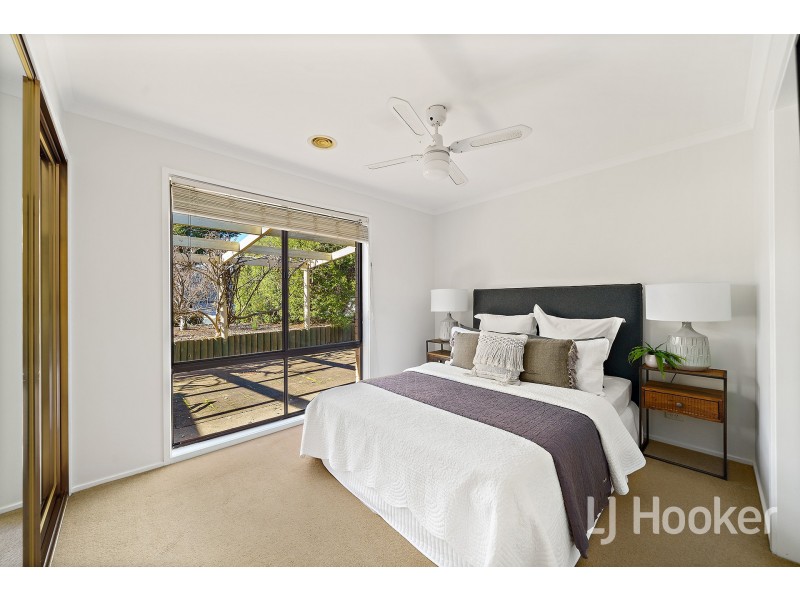 8 Groveland Crescent, Isabella Plains ACT 2905