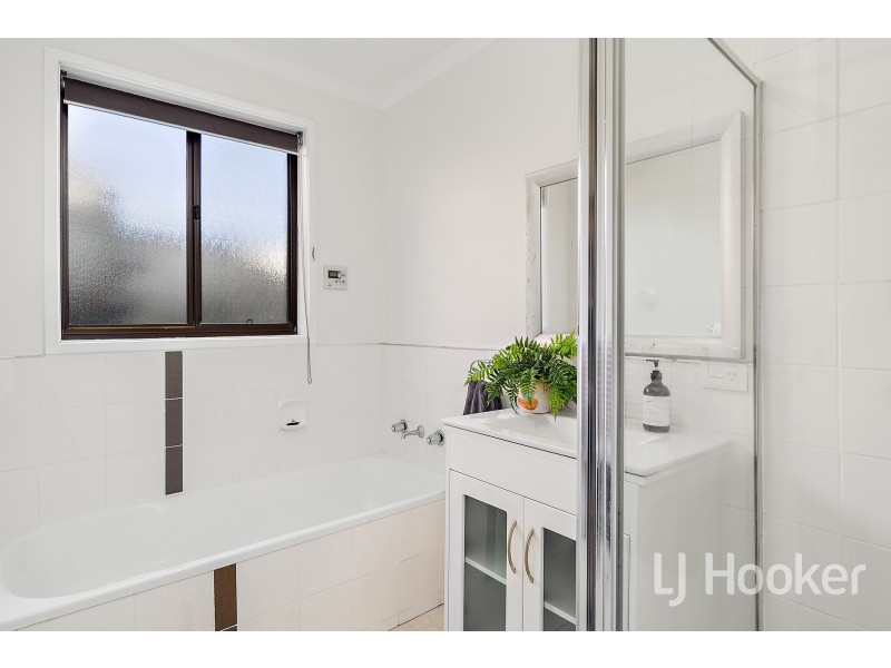 8 Groveland Crescent, Isabella Plains ACT 2905