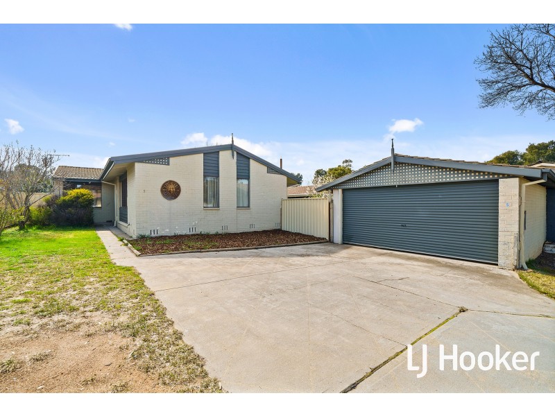 5 Weaver Place, Charnwood ACT 2615