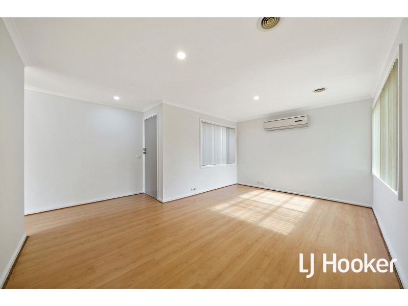 5 Weaver Place, Charnwood ACT 2615