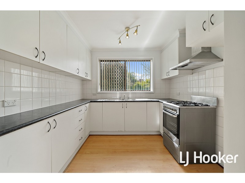 5 Weaver Place, Charnwood ACT 2615