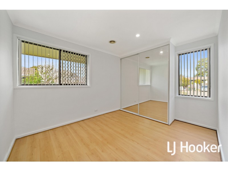 5 Weaver Place, Charnwood ACT 2615