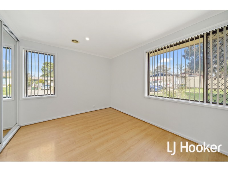 5 Weaver Place, Charnwood ACT 2615