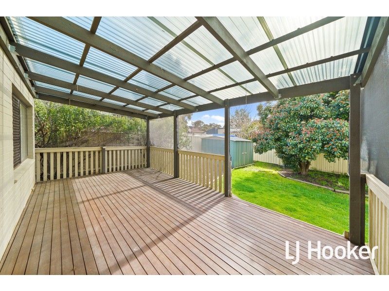 5 Weaver Place, Charnwood ACT 2615