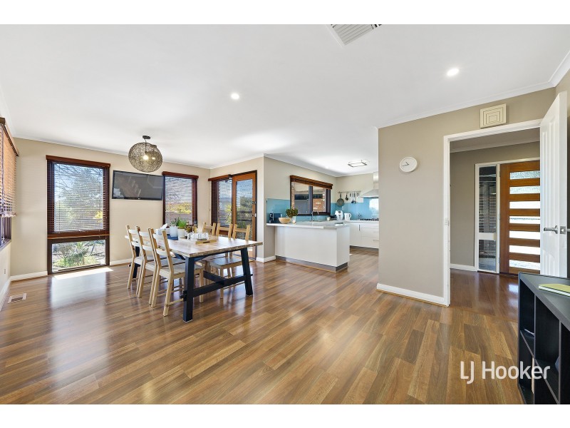 9 Poole Place, Latham ACT 2615