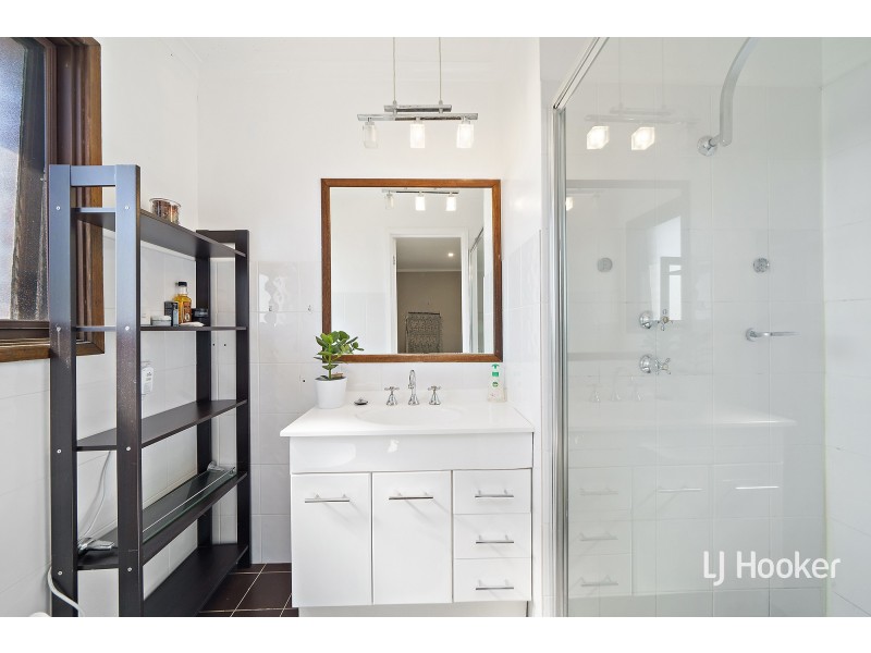 9 Poole Place, Latham ACT 2615