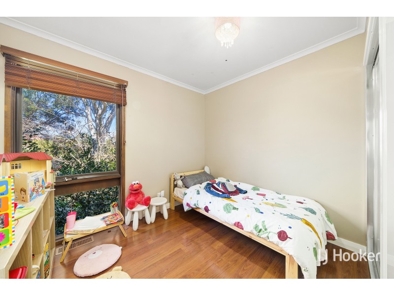 9 Poole Place, Latham ACT 2615