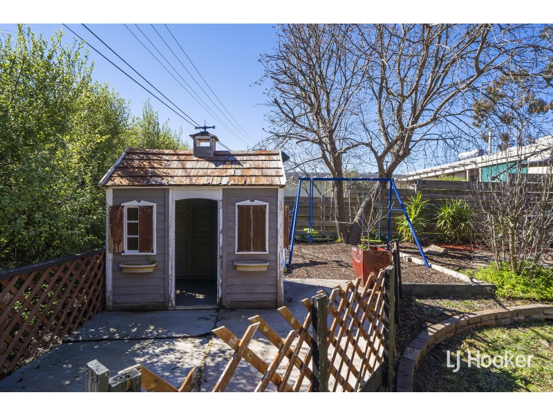 9 Poole Place, Latham ACT 2615