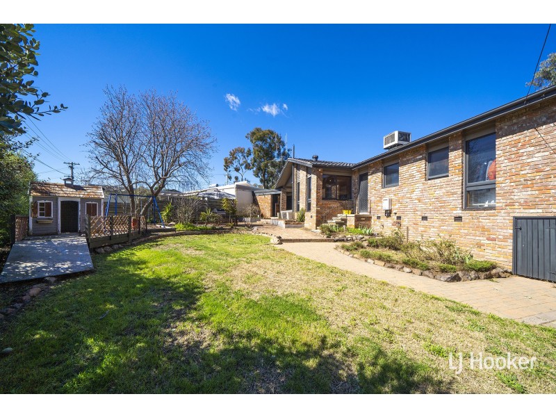 9 Poole Place, Latham ACT 2615