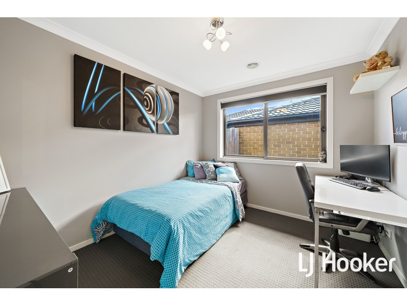 58 Hilda Kincaid Crescent, Macgregor ACT 2615