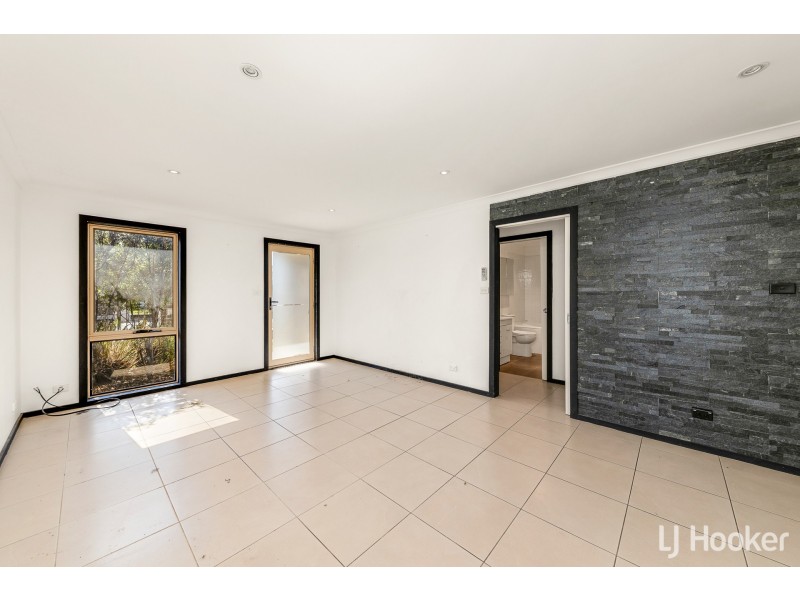 24 Salisbury Street, Casey ACT 2913