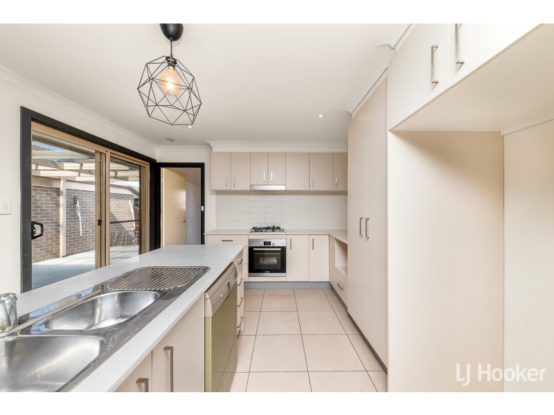 24 Salisbury Street, Casey ACT 2913