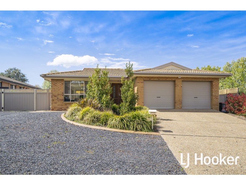 11 Hedger Street, Dunlop ACT 2615