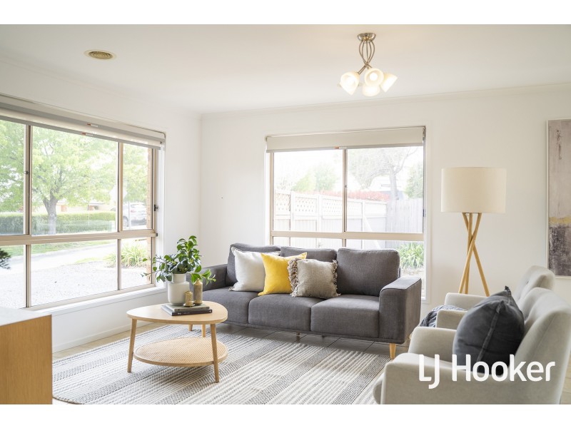 11 Hedger Street, Dunlop ACT 2615