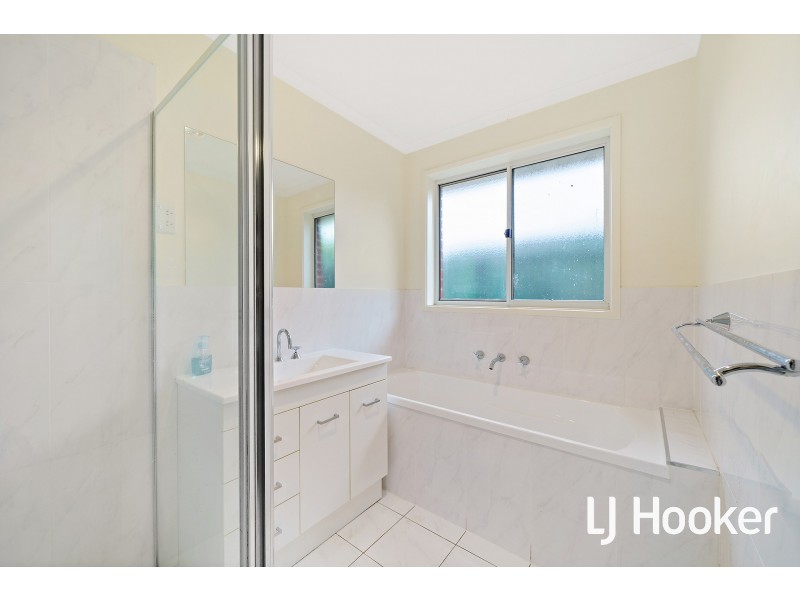 34 Rowland Street, Macgregor ACT 2615