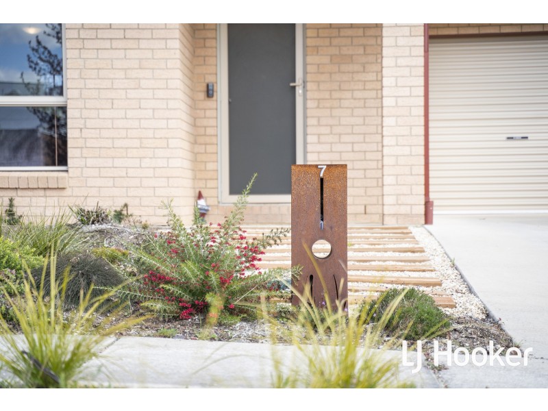 7 Audrey Cahn Street, Macgregor ACT 2615