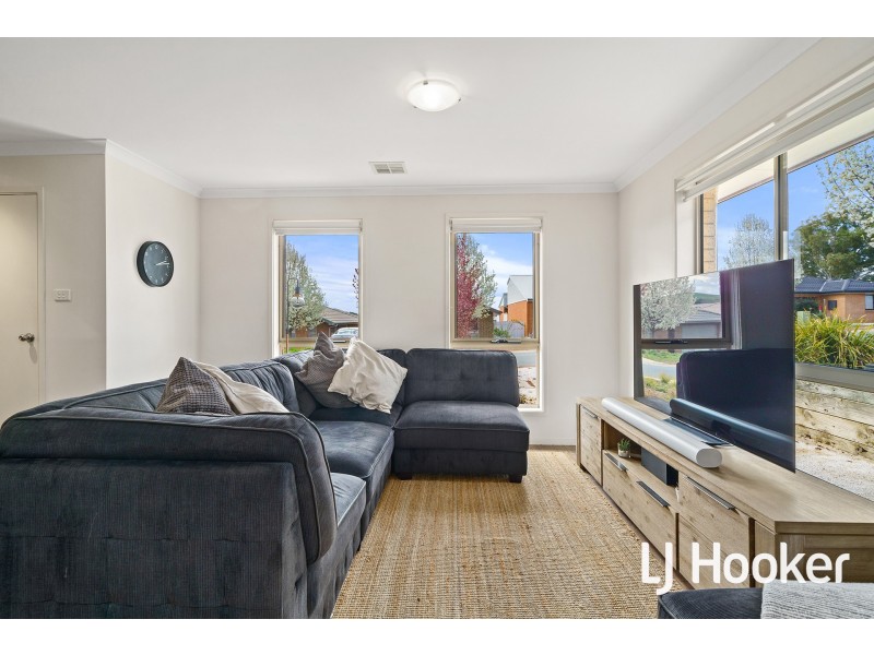7 Audrey Cahn Street, Macgregor ACT 2615