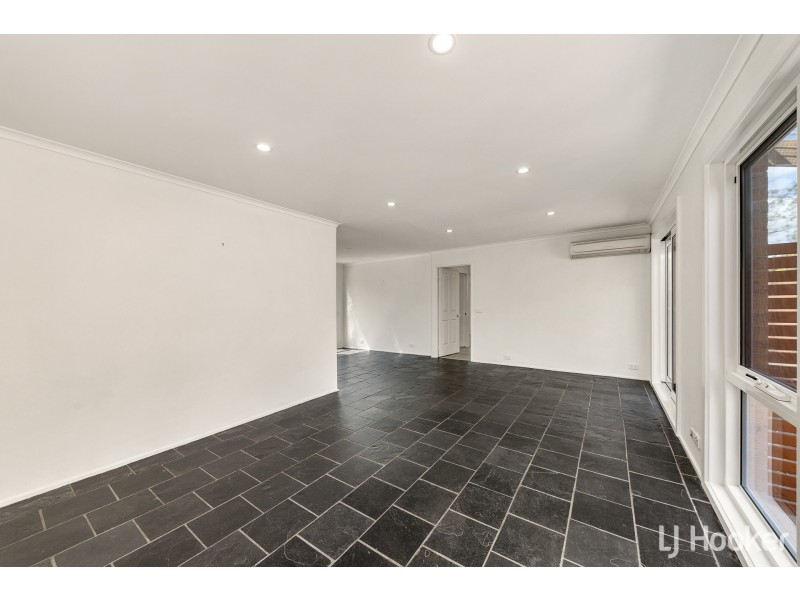 3 Summerville Crescent, Florey ACT 2615