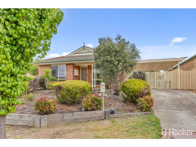 9 Thornhill Crescent, Dunlop ACT 2615