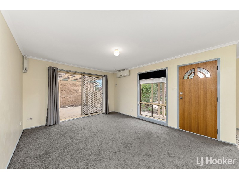 9 Thornhill Crescent, Dunlop ACT 2615