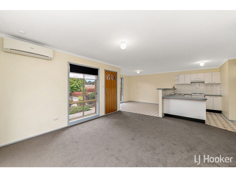 9 Thornhill Crescent, Dunlop ACT 2615