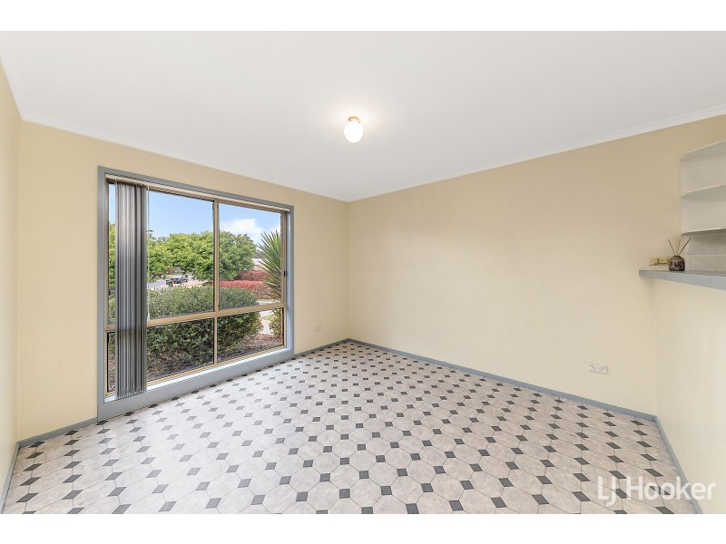 9 Thornhill Crescent, Dunlop ACT 2615