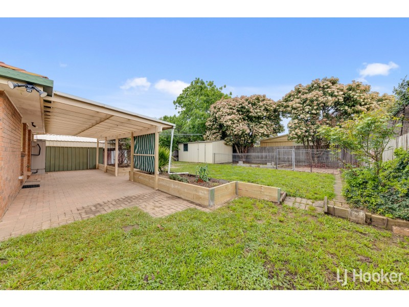 9 Thornhill Crescent, Dunlop ACT 2615