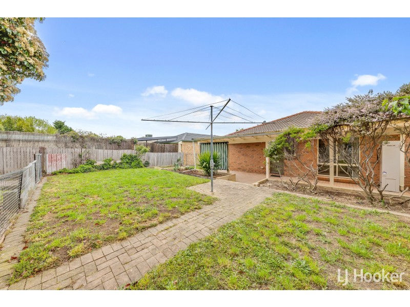 9 Thornhill Crescent, Dunlop ACT 2615