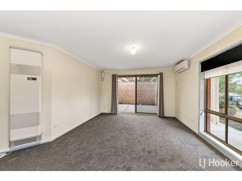 9 Thornhill Crescent, Dunlop ACT 2615