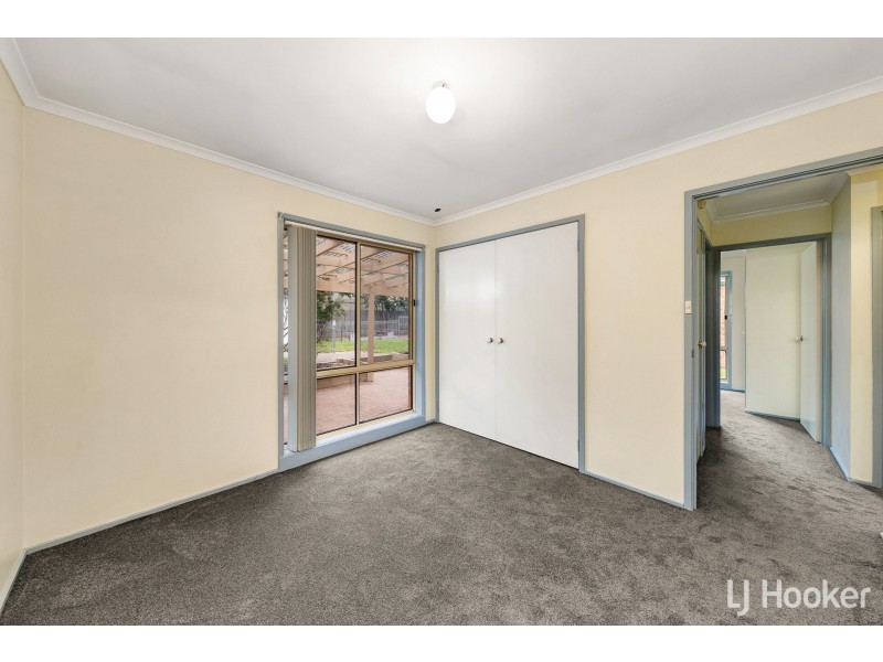 9 Thornhill Crescent, Dunlop ACT 2615