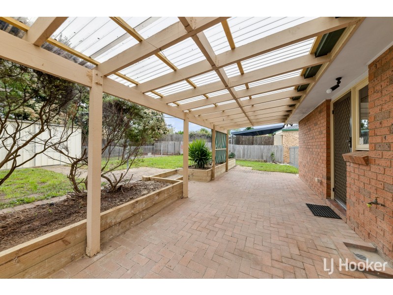 9 Thornhill Crescent, Dunlop ACT 2615