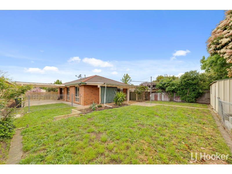 9 Thornhill Crescent, Dunlop ACT 2615