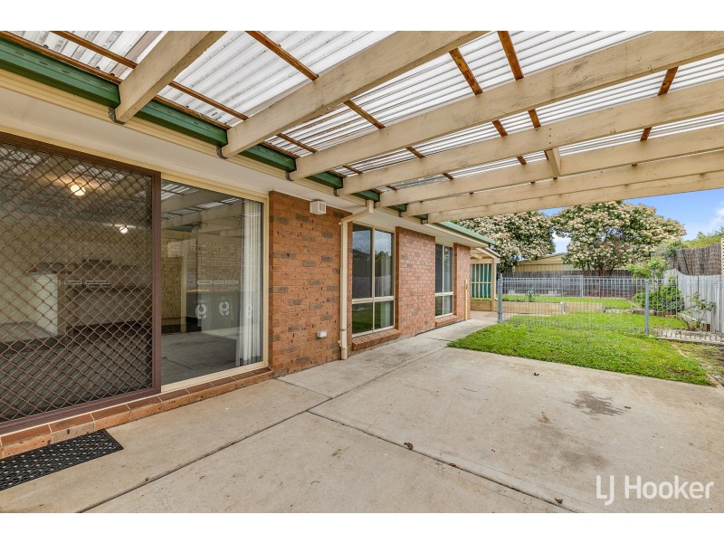 9 Thornhill Crescent, Dunlop ACT 2615