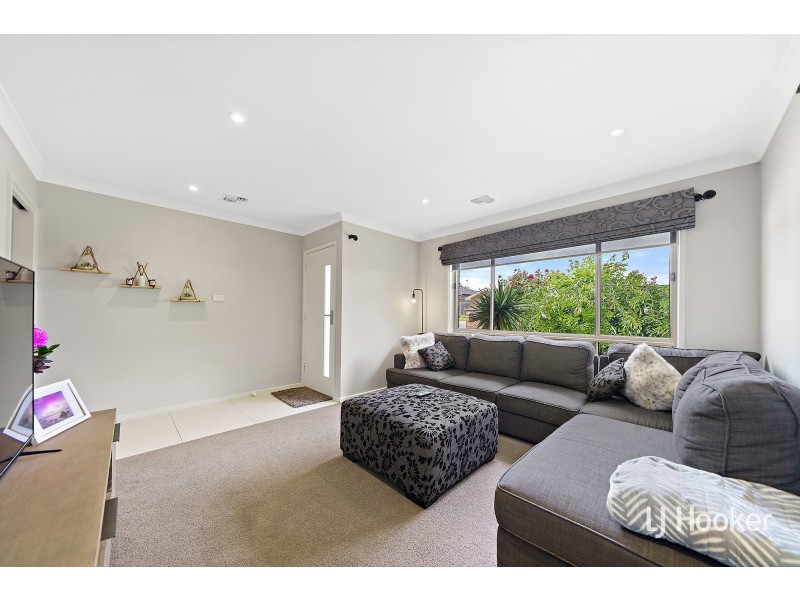 27 Rowland Street, Macgregor ACT 2615