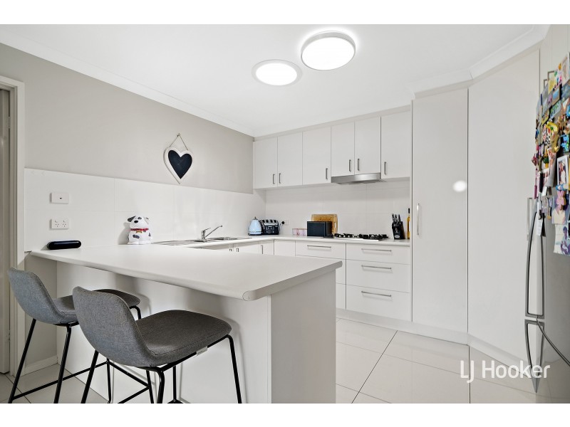 27 Rowland Street, Macgregor ACT 2615